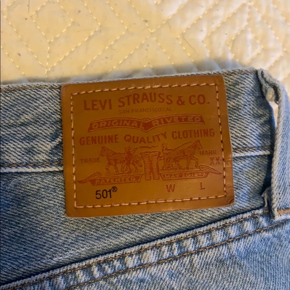 Levi’s shorts - Picture 3 of 4